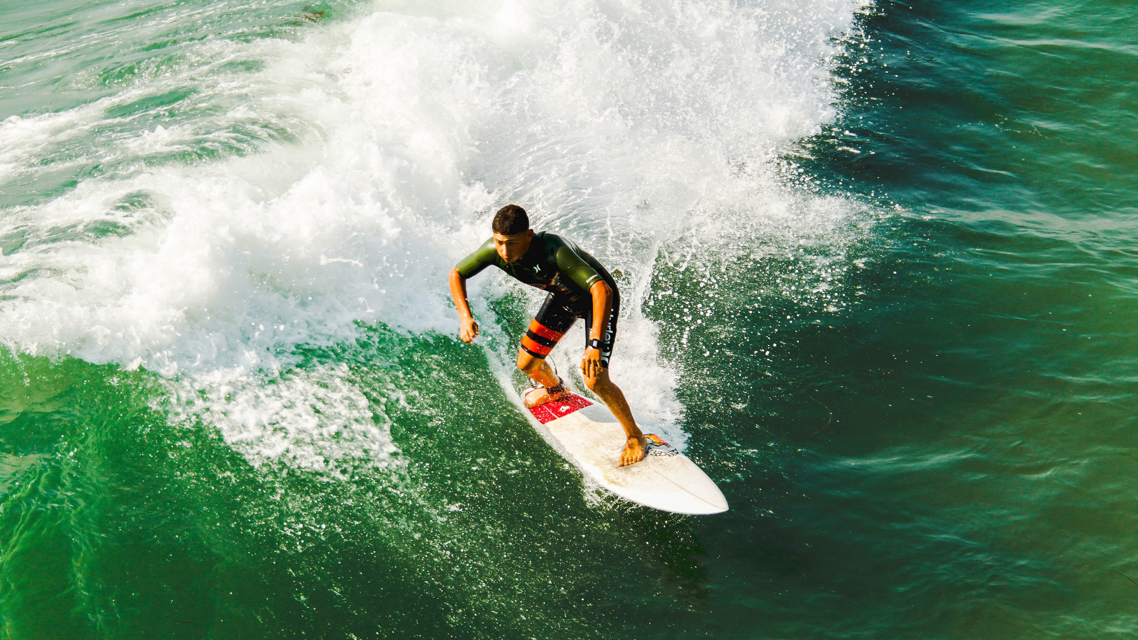 哥伦比亚女足在巴黎奥运会比赛中以3-1击败巴西，哥伦比亚踢巴西